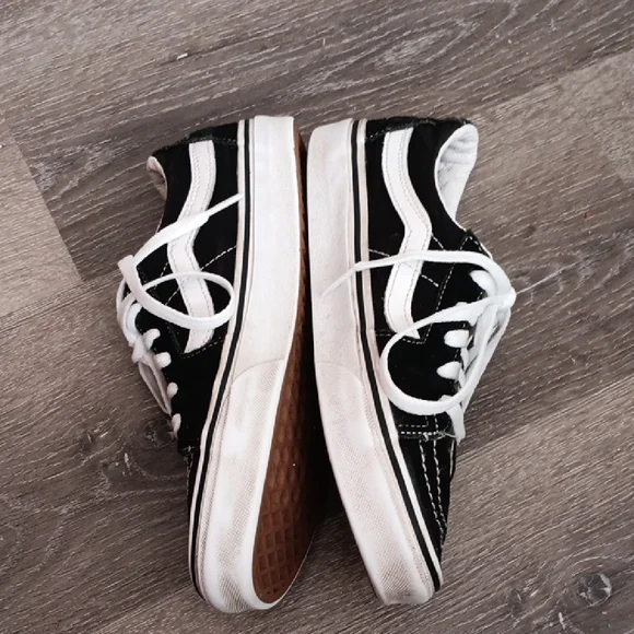 Vans Black and White Women's Sneakers - Picture 4 of 15